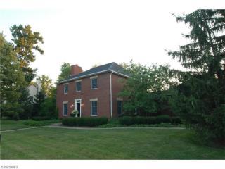 782 Cherry Valley Dr, Vermilion, OH 44001-1165