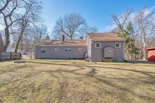 332 Holcomb Rd, Springfield, MA 01118-2617