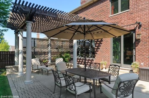 546 Crockett Ave, Elmhurst IL 60126-1810 exterior