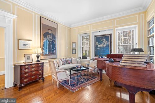 2906 N St, Washington DC 20024-3701 exterior