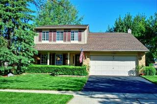 1320 Burns Dr, Hoffman Estates, IL 60120-8152