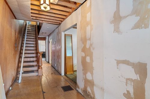 1828 Middle St, Pittsburgh PA 15215-2719 exterior