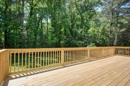 705 Glenforest Rd, Atlanta GA  30328-5211 exterior