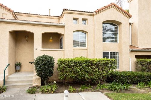 1231 Lost Point Ln, Oxnard, CA 93030-6770
