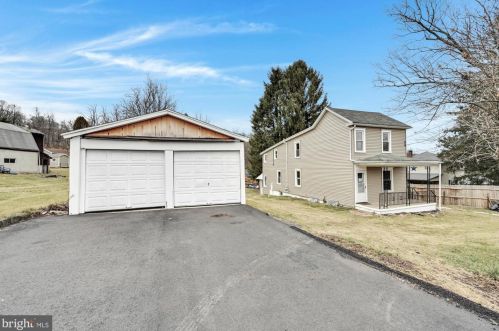 257 High Rd, Primrose, PA 17901-8968