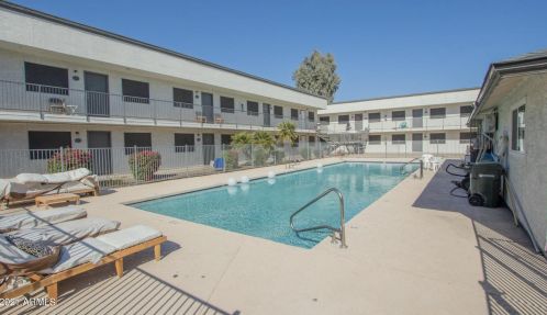 18202 Cave Creek Rd, Phoenix AZ 85032-1004 exterior