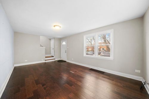 7339 Washtenaw Ave, Chicago IL 60645-1401 exterior