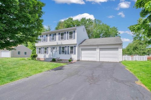 13 Gaylord Rd, Windsor Locks CT 06096-2815 exterior