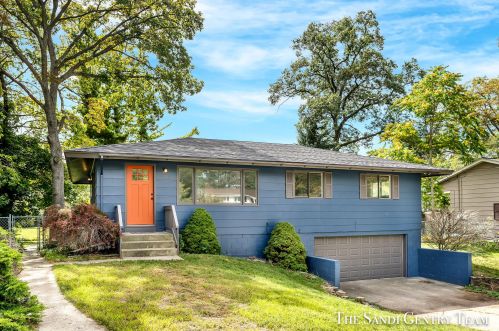 1845 Bonneville Dr, Meskegon, MI 49441-3709