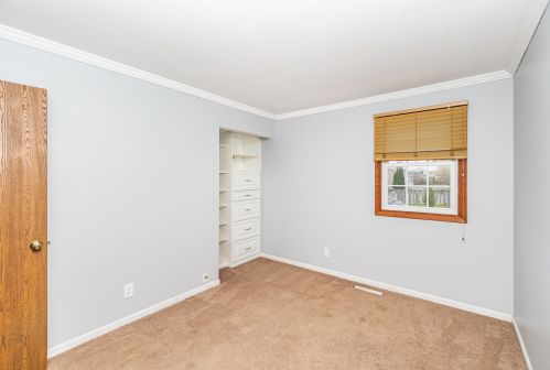 900 Bennington Dr, Bull Valley IL 60014-8875 exterior