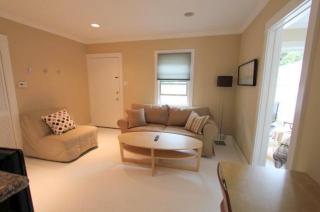 743 Huntley Dr, Los Angeles CA  90069-5008 exterior