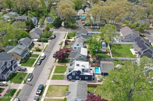 1231 Fleming Ave, Point Pleasant Beach NJ 08742-4040 exterior