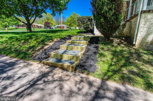 1404 Kepler Rd, Pottstown PA 19464-2107 exterior