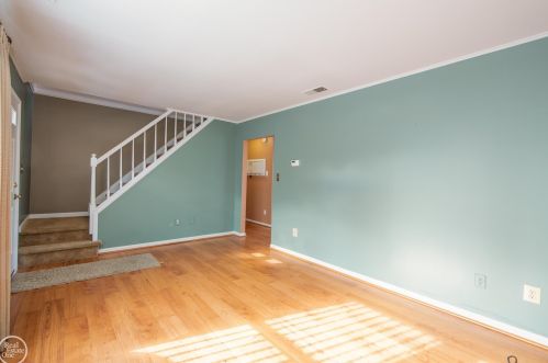 1236 Marseille Ct, Rochester MI 48307-3035 exterior