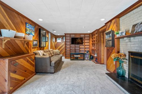 1107 Queensbury St, Pittsburgh PA 15205-3728 exterior