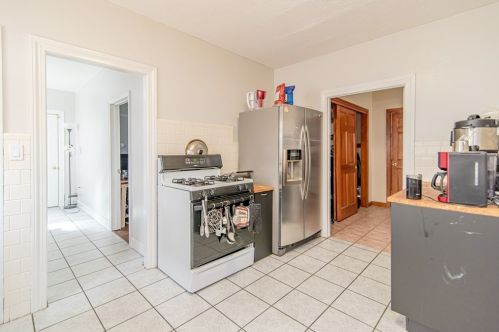 13 Ashwood St, Worcester MA 01604-3831 exterior