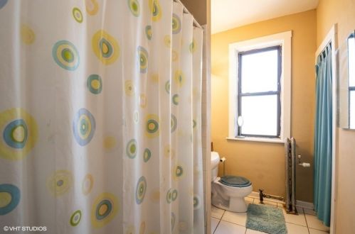 2958 Clark St, Chicago IL 60657-5204 exterior