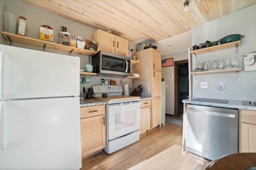 405 Elk St, Duluth MN 55803-1455 exterior