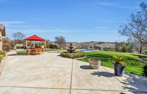 1403 Souza Dr, Folsom CA 95762-7559 exterior