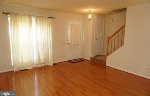 6647 High Valley Ln, Alexandria VA  22315-5063 exterior