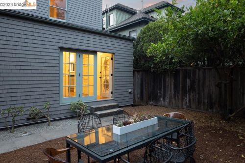 2643 Hillegass Ave, Berkeley CA 94704-3313 exterior