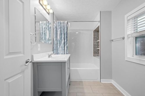 86 44 St, Pittsburgh PA 15201-1711 exterior