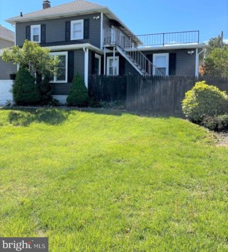 109 Elm Ave, Hanover PA 17331-1906 exterior