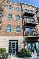 1152 Roscoe St, Chicago IL  60657-7237 exterior