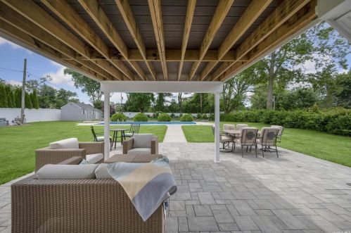 6 Bethal Ln, Commack NY 11725-1003 exterior