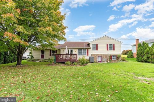 625 Basehoar School Rd, Littlestown PA 17340-9589 exterior