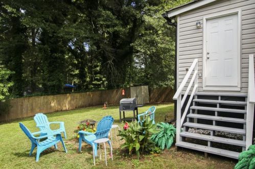 1385 Kenilworth Dr, Atlanta GA 30310-3941 exterior