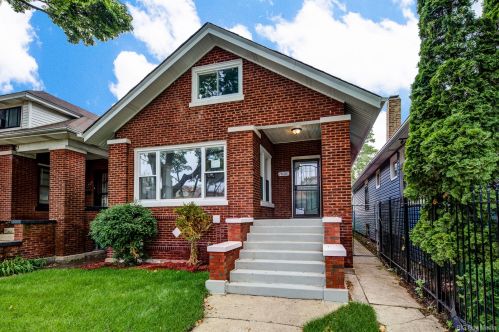 7616 Luella Ave, Chicago IL 60649-4108 exterior