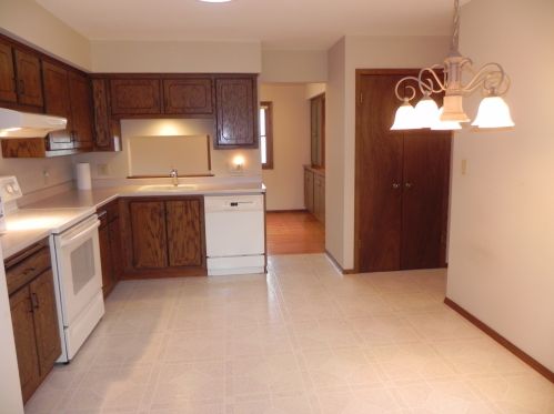 4845 82nd St, Milwaukee WI  53220-4217 exterior