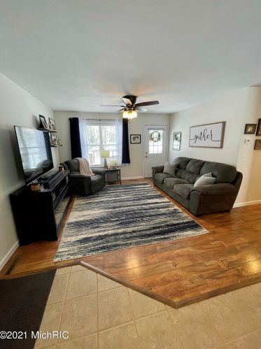 5541 Lamos Rd, Sylvan Beach MI 49461-9450 exterior