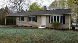 128 Mohawk Dr, Wallingford, CT 06492-2843