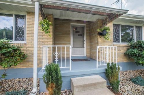 108 Hilglor Dr, Pittsburgh, PA 15209-1432