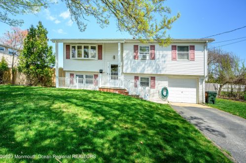 15 Dina Pl, Jackson Twp, NJ 08527-1105