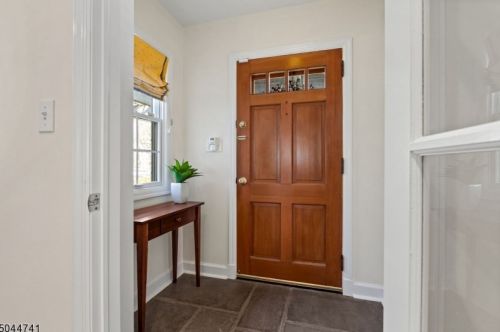 225 Pembrook Rd, Mountainside, NJ 07092-1720