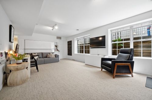 1702 Wabansia Ave, Chicago IL 60622-1414 exterior