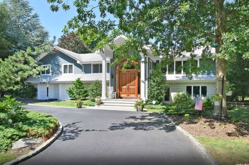 29 Kendrick Ln, Huntington Station, NY 11746-7848