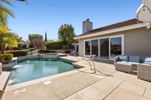 31030 Avenida Del Reposo, Temecula CA 92591-1716 exterior