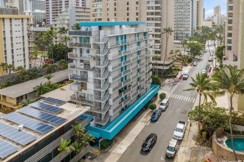 441 Lewers St, Honolulu HI 96815-2446 exterior