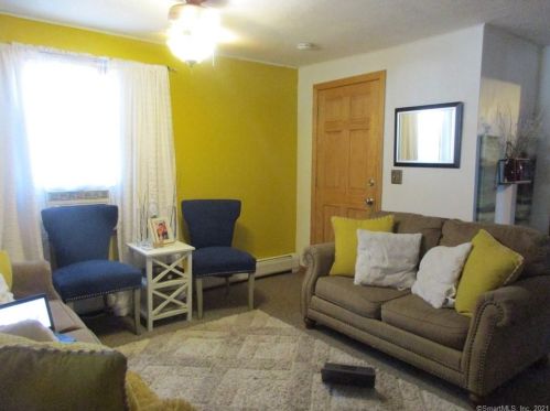 324 Oak Ave, Torrington CT 06790-6538 exterior