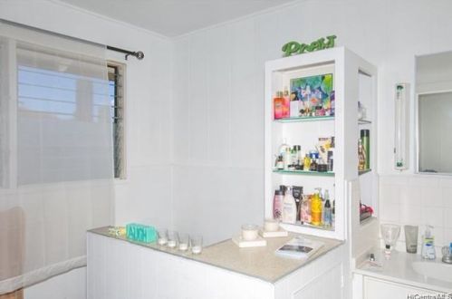 2227 Date St, Honolulu HI 96816-1024 exterior