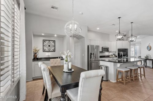 2425 Barbie Ln, Phoenix AZ  85085-5004 exterior