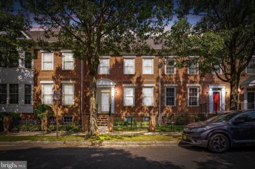 133 Heritage St, Trenton, NJ 08691-4100