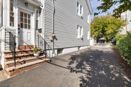 24 Hilton Ave, Maplewood NJ  07040-2921 exterior