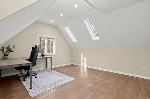 42 Kings Hwy, Westport CT  06880-4710 exterior