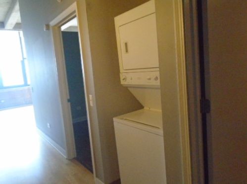 320 21st St, Chicago IL  60616-1402 exterior