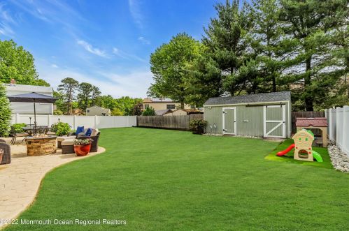 35 Arno St, Oakhurst NJ 07755-1002 exterior